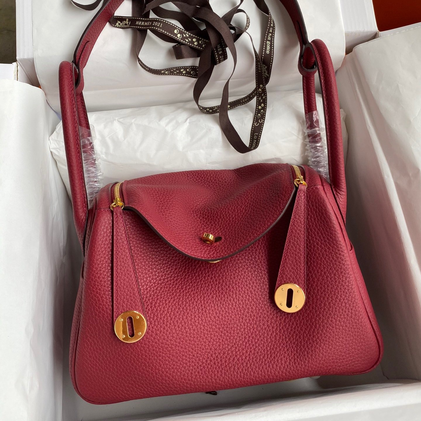 Hermes Lindy 26 Handmade Bag In Ruby Clemence Leather